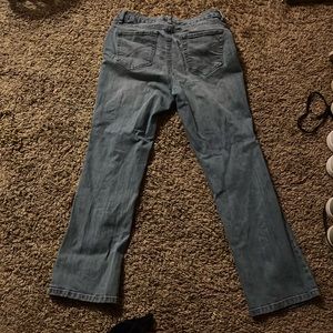i am selling blue jeans